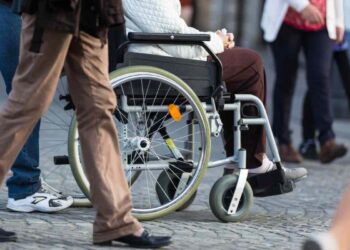 Pensione anticipata per chi assiste un disabile: requisiti e regole nel 2026 (ecco come richiederlo)