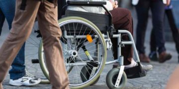 Pensione anticipata per chi assiste un disabile: requisiti e regole nel 2026 (ecco come richiederlo)