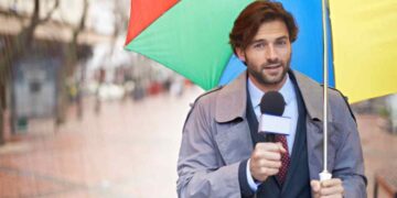 Allerta meteo per mezza Italia: il ciclone del Mediterraneo porta pioggia, fulmini e alluvioni lampo