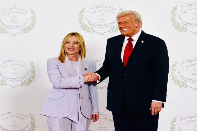 Giorgia Meloni assieme a Donald Trump