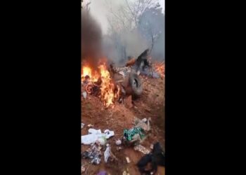 I resti dell'aereo precipitato in Kenya