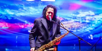 James Senese durante il concerto in piazza Municipio a Napoli 1 Gennaio