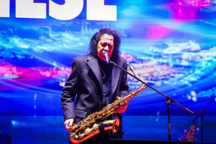 James Senese durante il concerto in piazza Municipio a Napoli 1 Gennaio