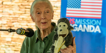 Jane_Goodall_visits_United_States_Mission_Uganda_on_4_April_2022@wikimedia.org