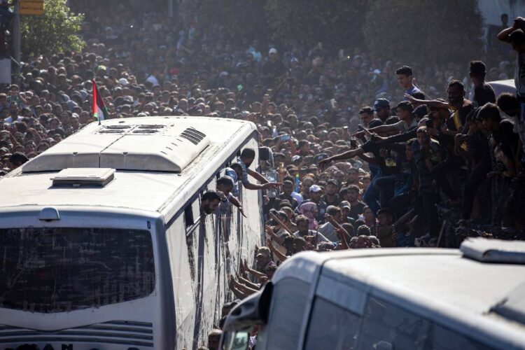 L'arrivo dei palestinesi liberati a Khan Yunis