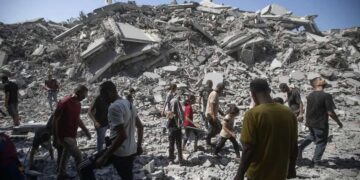 Negoziati Israele-Hamas e nuovi raid a Gaza e Cisgiordania