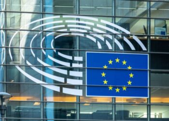 Primo sì allo stop dell'Ue all'importazione di energia russa