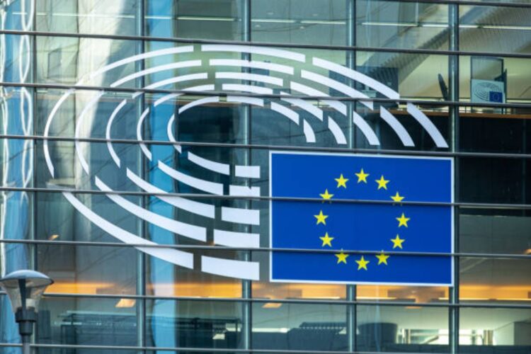 Primo sì allo stop dell'Ue all'importazione di energia russa