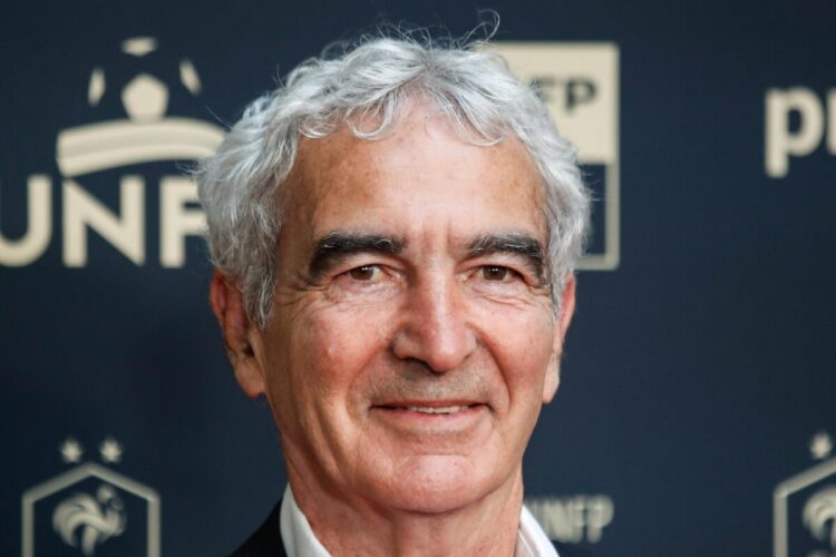 Un primo piano di Raymond Domenech