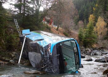 Scuolabus finisce in un torrente in Valfurva