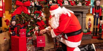 Alberi, luci e ghirlande: come sarà il Natale 2025 secondo IKEA e Leroy Merlin