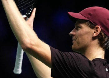 Sinner ai quarti a Parigi