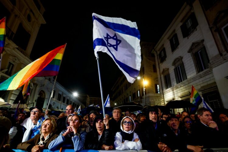 Sit-in contro l'antisemitismo a Roma