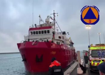 Tragedia nel porto di Livorno, due migranti perdono la vita