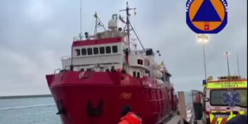 Tragedia nel porto di Livorno, due migranti perdono la vita