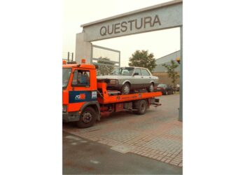 Una foto d'archivio che mostra l'automobile di Elisea Marcon su un carro attrezzi