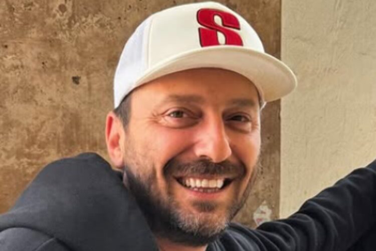 Un primo piano di Cesare Cremonini