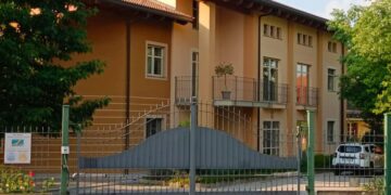 Una veduta esterna della cooperativa "Per Mano" di Cuneo