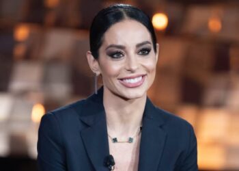 Un primo piano di Debora Massari