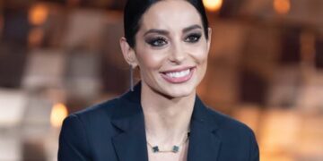 Un primo piano di Debora Massari