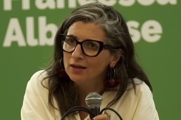 Un primo piano di Francesca Albanese