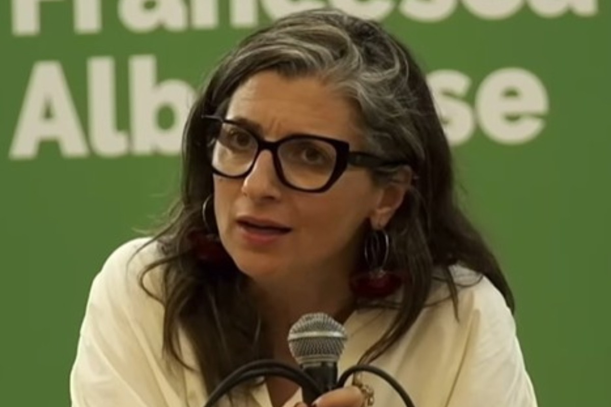 Un primo piano di Francesca Albanese