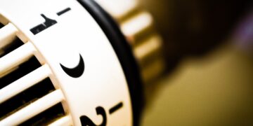 Chi accende i termosifoni commette moltissimi errori: queste 3 verifiche ti salvano davvero