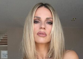 Un primo piano di MIchelle Hunziker