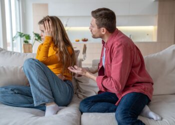 Ecco perché oggi chi ha una relazione viene visto subito meno interessante: il nuovo tabù social
