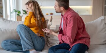 Ecco perché oggi chi ha una relazione viene visto subito meno interessante: il nuovo tabù social