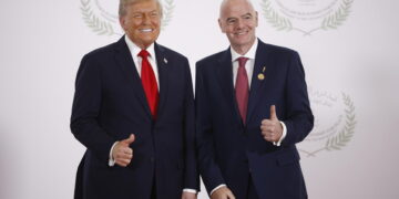 Gianni Infantino e Donald Trump al vertice di Sharm El-Sheikh