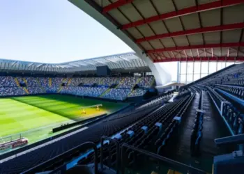 Protesta contro partita Italia-Israele, palloni insanguinati davanti a Figc ad Ancona