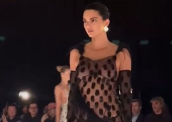 Kendall Jenner da Schiaparelli