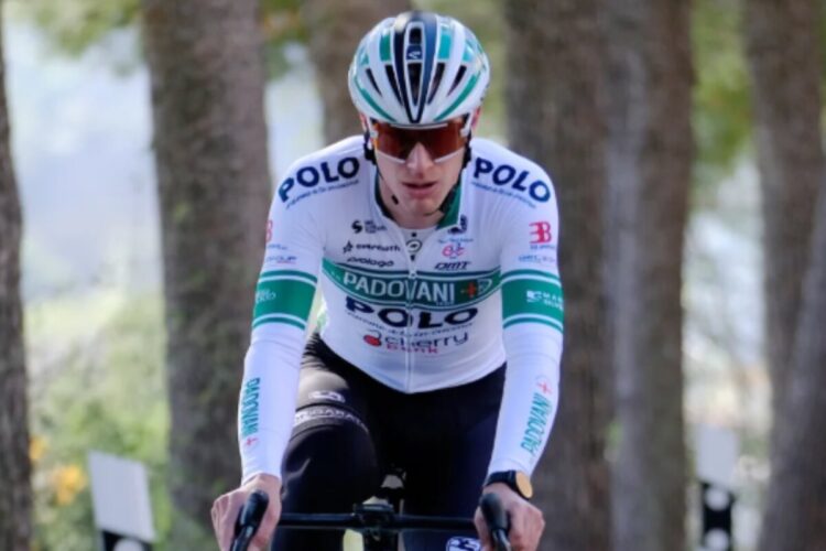 Kevin Bonaldo in sella alla sua bicicletta