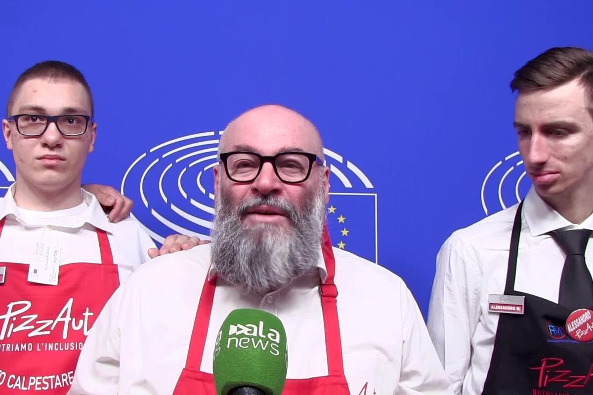 Nico Acampora e i ragazzi di PIzzAut