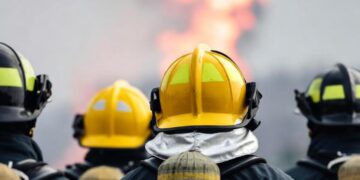 Un gruppo di pompieri