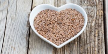 I semi di psillio fanno bene a tutto: intestino, glicemia e colesterolo