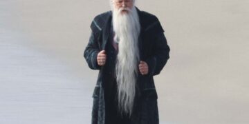 John Lithgow nei panni di Albus Silente