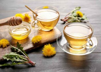 Il tè verde ogni giorno: tanti studi confermano come sostiene il fegato e favorisce il benessere