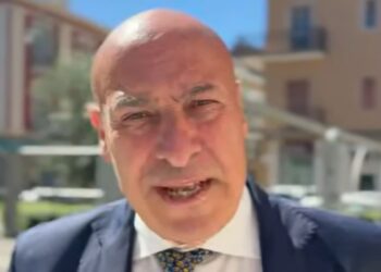 Un primo piano di Vincenzo Voce, ex sindaco di Crotone
