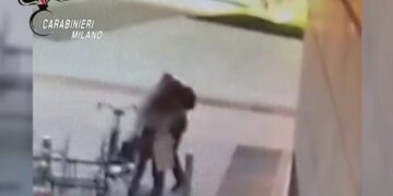 Accoltellata a Milano