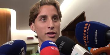 Un primo piano di Edoardo Bove