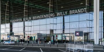 Aeroporto di Berlino Brandeburgo chiuso per due ore per allarme drone