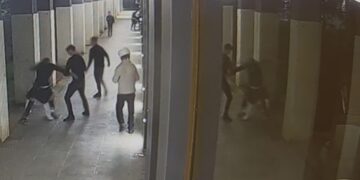 22enne accoltellato e rapinato a Milano, resta invalido