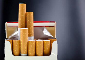 Al via la raccolta firme per alzare di 5 euro il prezzo delle sigarette