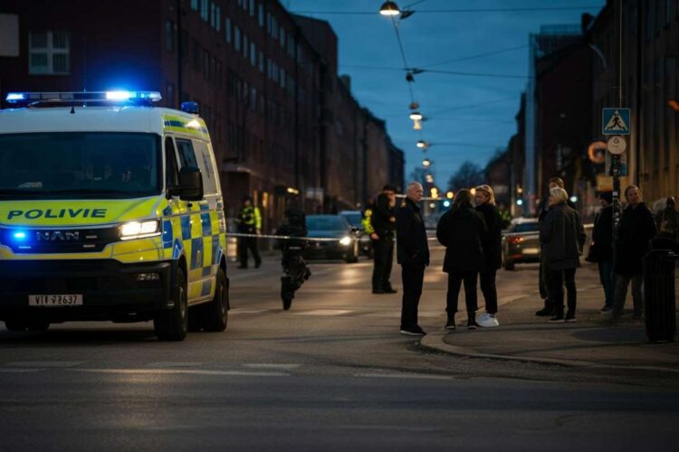 Stoccolma, autobus si schianta contro pensilina: morti e feriti