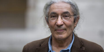 Un primo piano di Boualem Sansal