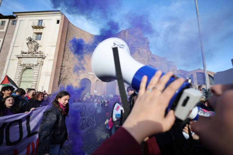 Corteo Non Una di Meno a Roma