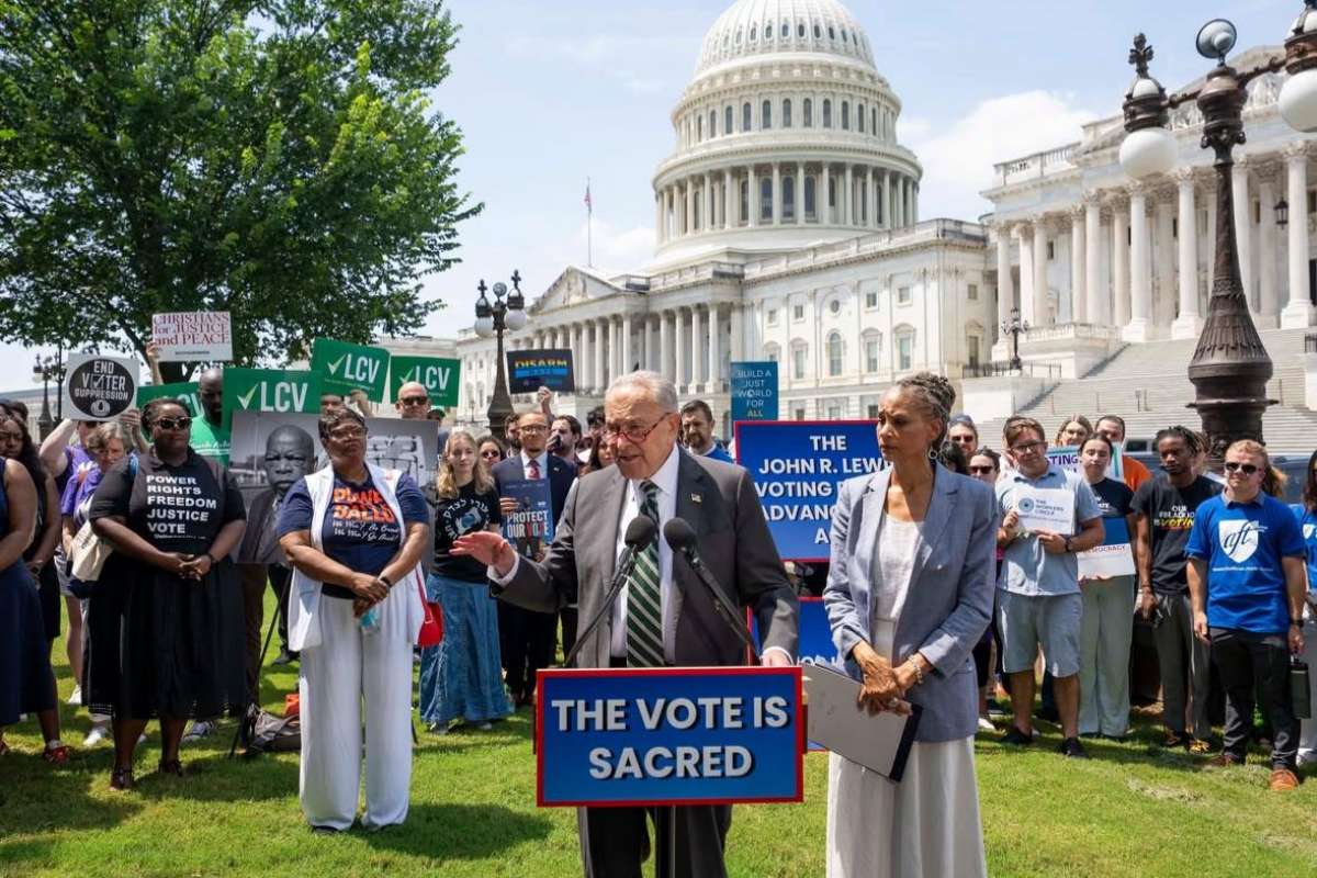 Critiche al senatore Schumer dopo la fine dello shutdown negli USA