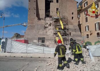 Crollo Torre dei Conti a Roma